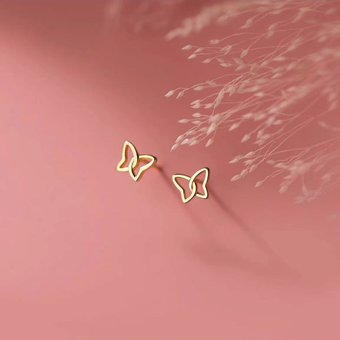 Hollow Little Butterfly Earrings 