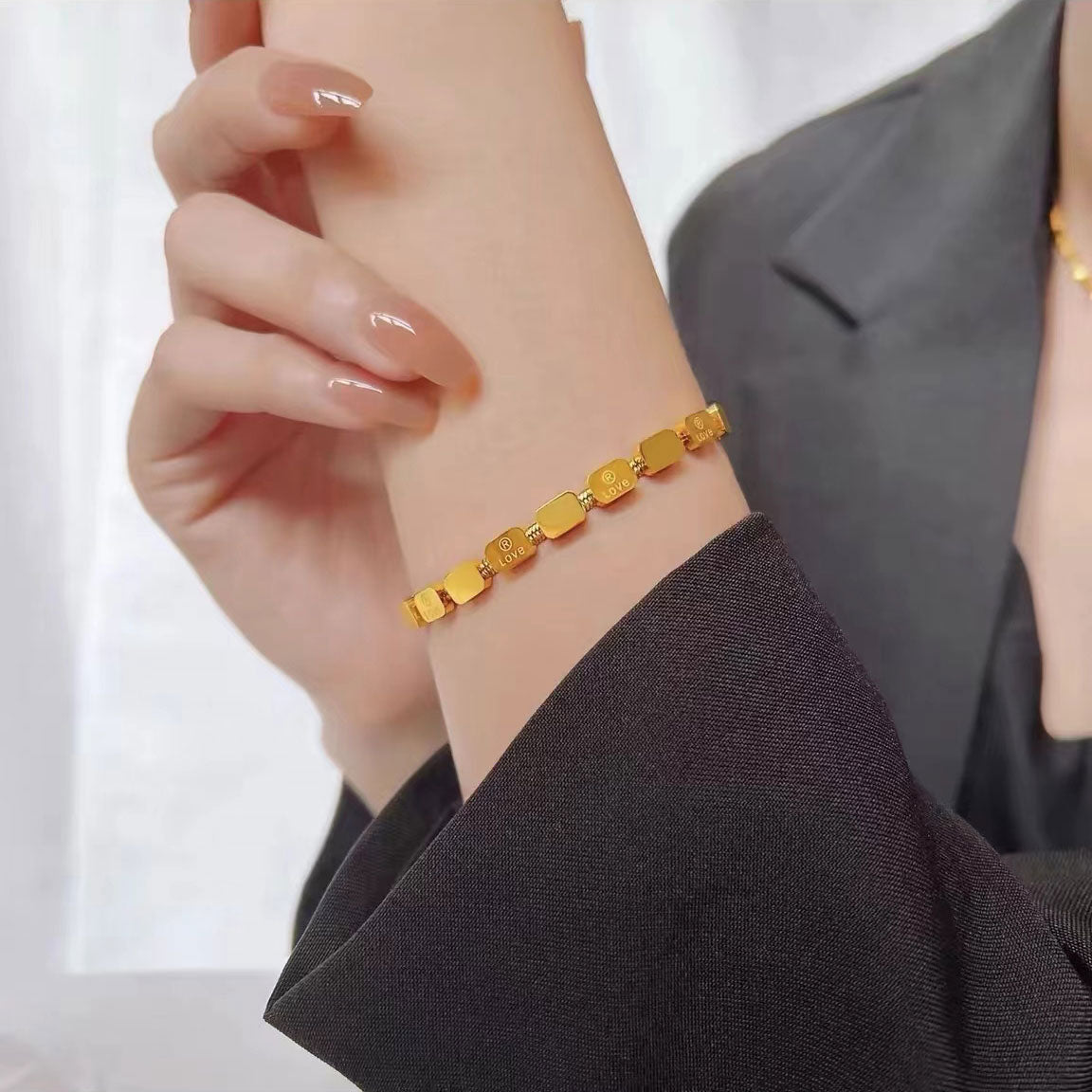 “LOVE” small cube bracelet